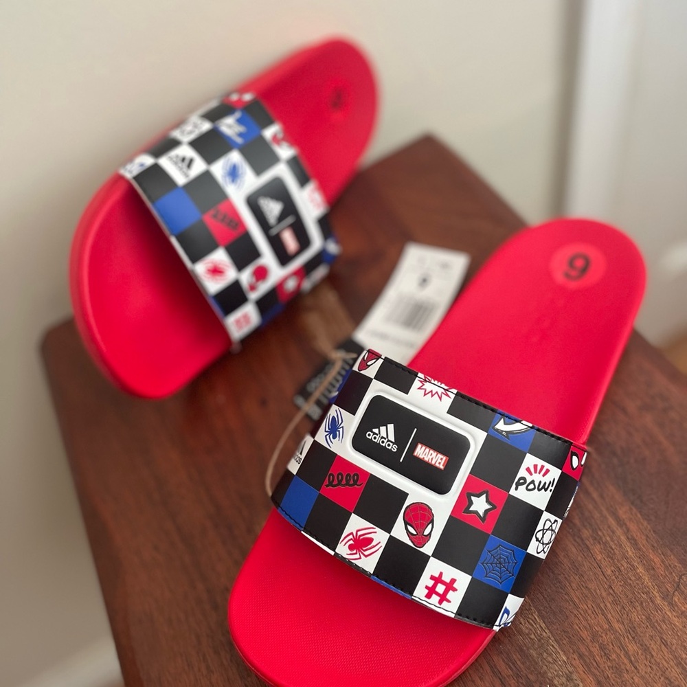 Adidas X Disney Adilette Comfort Spider-Man Slides Kids Size 6 y / women’s 7 - Picture 2 of 9